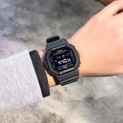 ساعت مچی مردانه کاسیو G-SHOCK مدل DW-5610SU-8 9