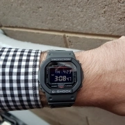 ساعت مچی مردانه کاسیو G-SHOCK مدل DW-5610SU-8 2