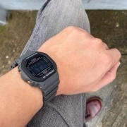 ساعت مچی مردانه کاسیو G-SHOCK مدل DW-5610SU-8 8